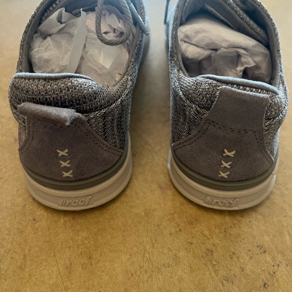 Reef Women's Gray Athletic Shoes - Picture 3 of 5